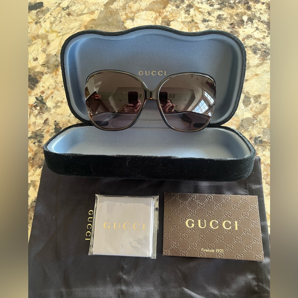 Gucci Women's Tortoise Shell Sunglasses, authentic